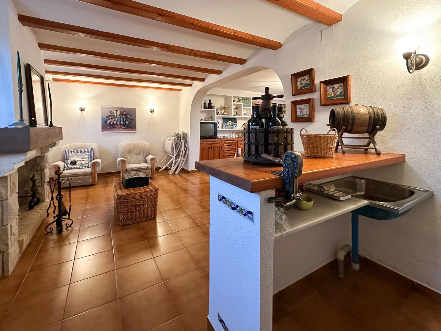 Villa en Ontinyent, con piscina y grandes espacios.