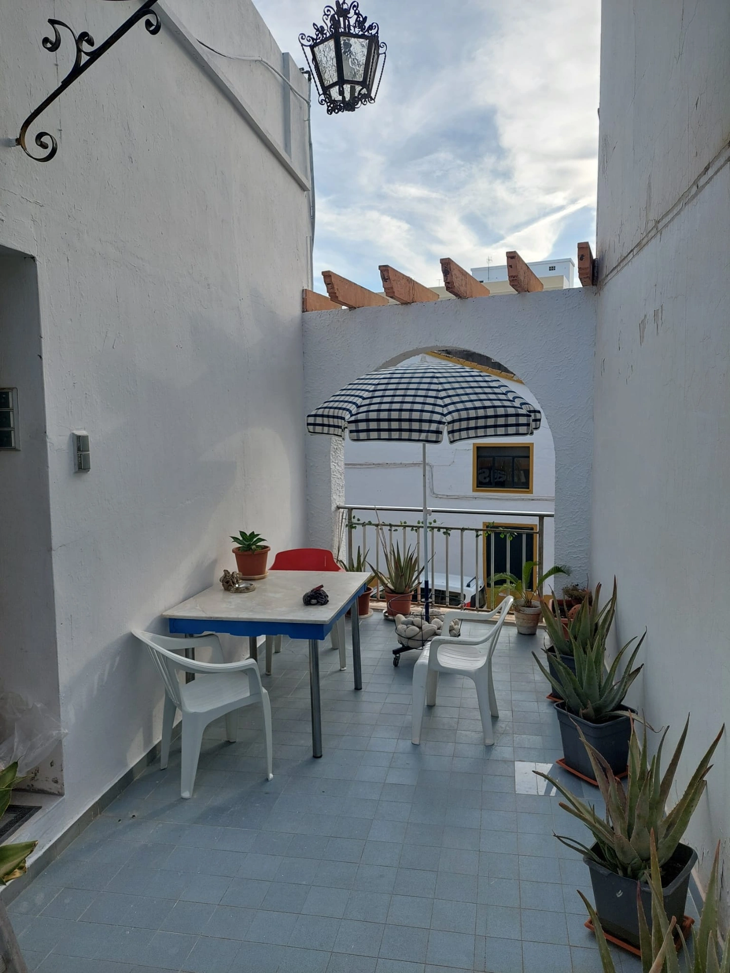 AMPLIA VIVIENDA EN ONDARA