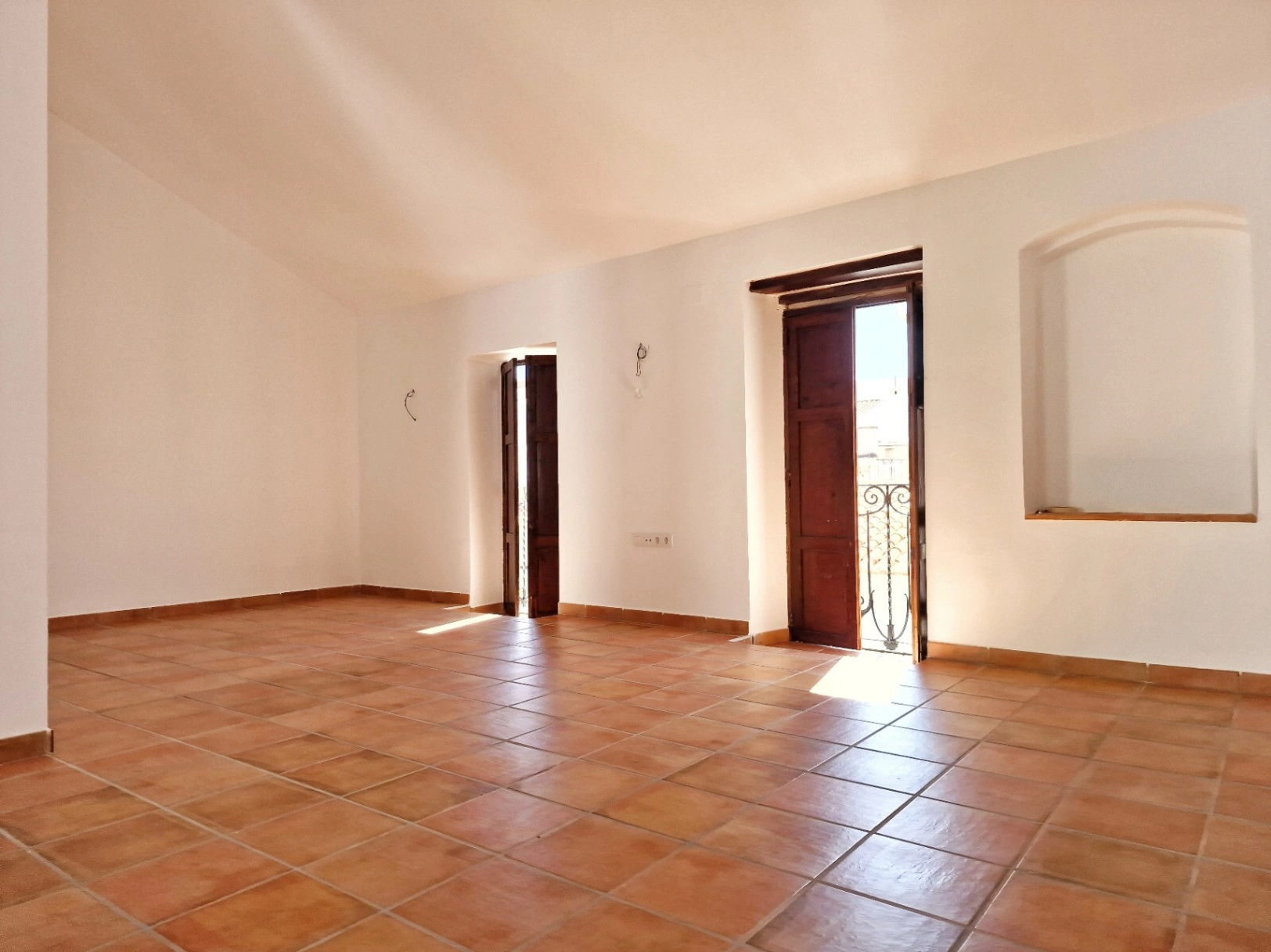 Casa de pueblo de estilo mediterráneo cerca del mar