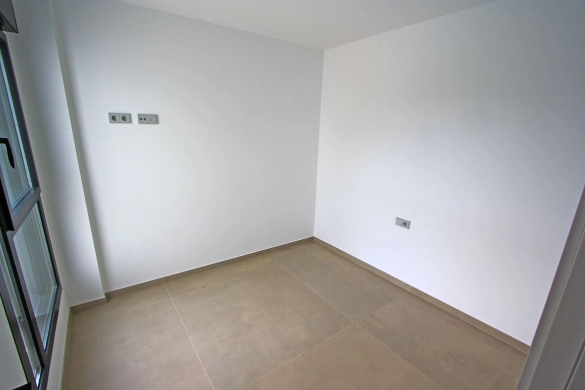 Apartamento bajo de lujo en primera línea de playa en Dénia.