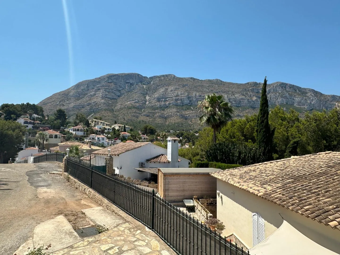 Chalet en Venta en Dénia con Vistas al Mar y la Montaña
