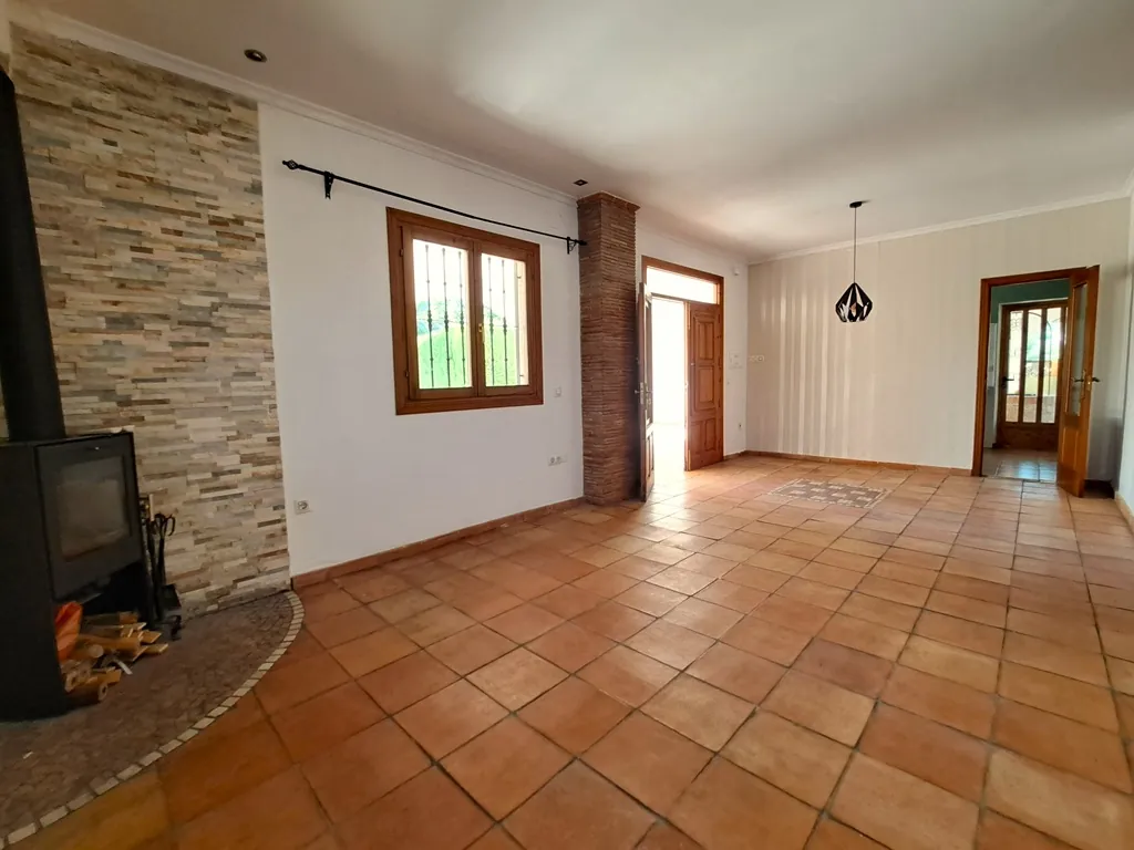 Villa con piscina para comprar en Orba.