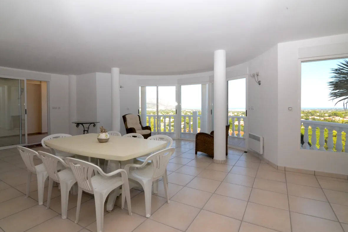 Villa | Chalet en venta en Pedreguer