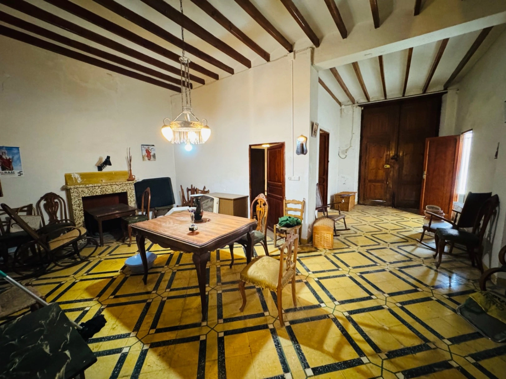 Casa de dos plantas en el centro de Orba (Alicante)