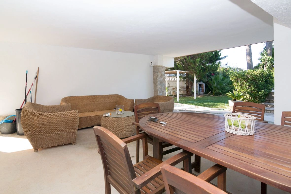 Gran villa de lujo en primera línea de playa de Dénia.