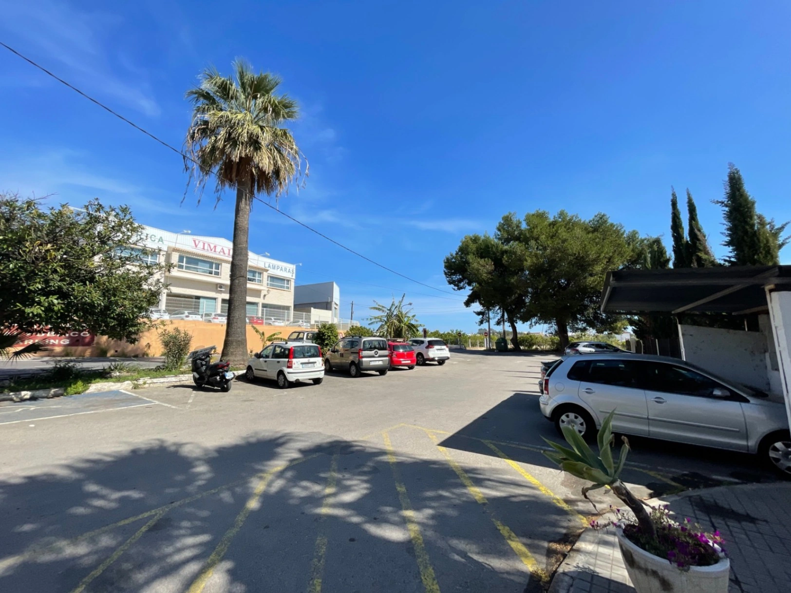 Casa de campo de 500 m2 en suelo urbano con parcela de 3500m2 en Denia zona Sta Paula