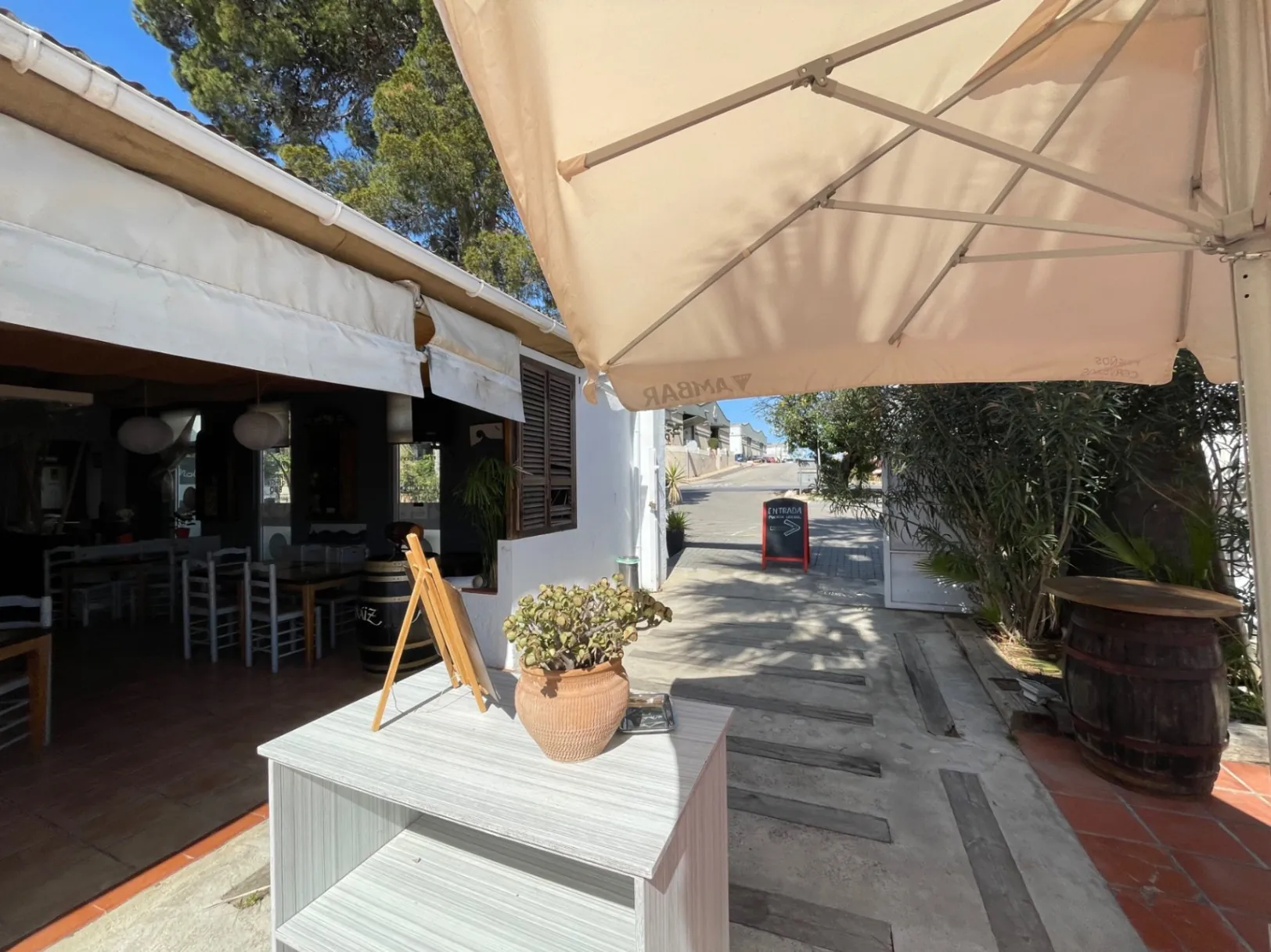 Casa de campo de 500 m2 en suelo urbano con parcela de 3500m2 en Denia zona Sta Paula