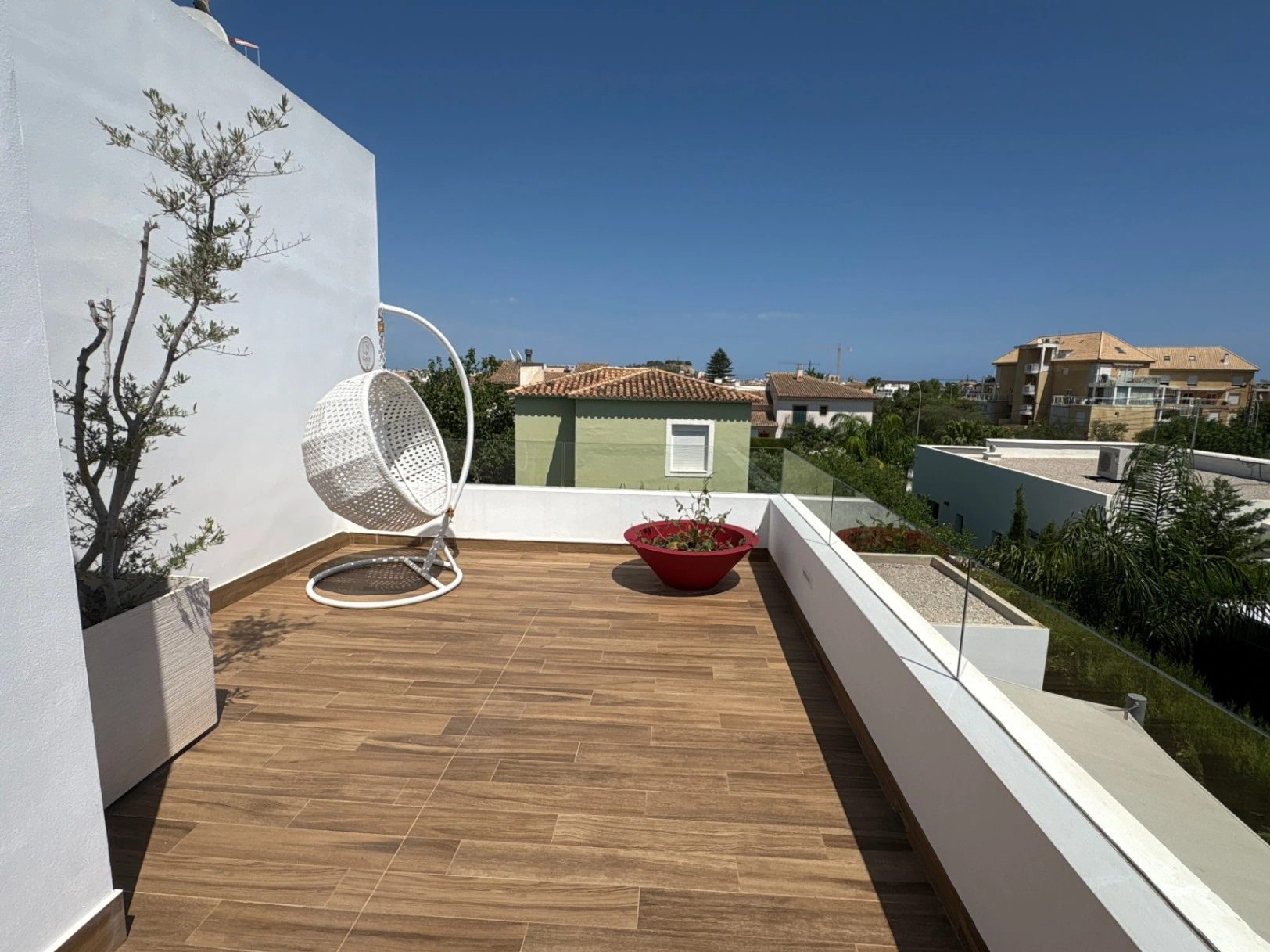 Chalet en Denia para alquiler a largo plazo con 3 dormitorios y piscina. Alto standing