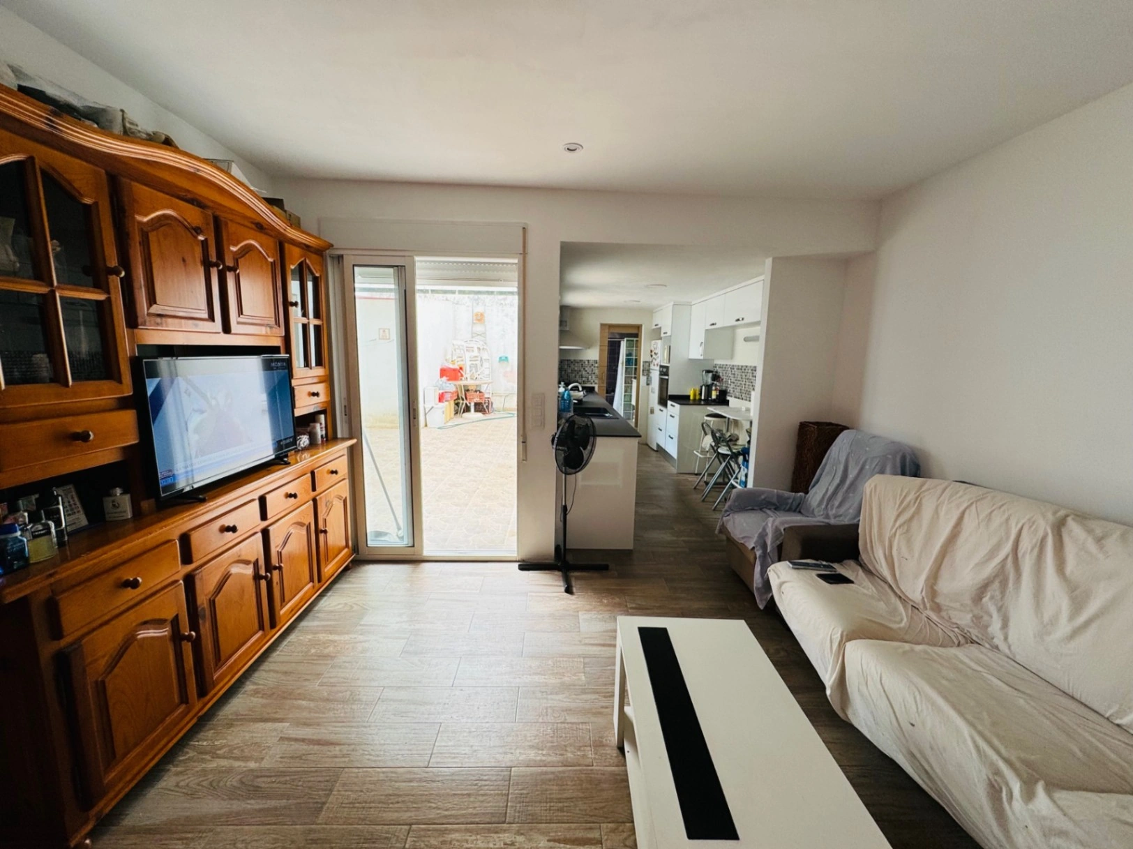 Orba. Apartamento reformado con patio en venta
