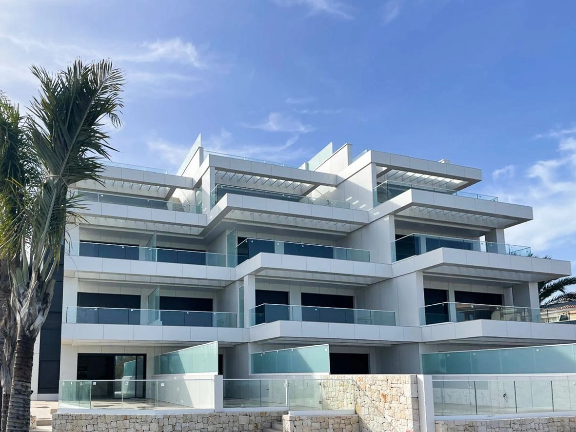 Apartamento de lujo en primera línea de playa en Dénia.