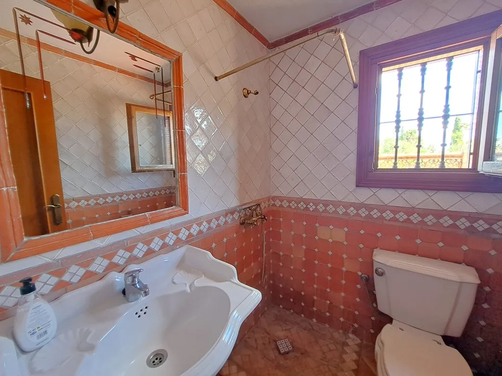 Villa con piscina para comprar en Orba.