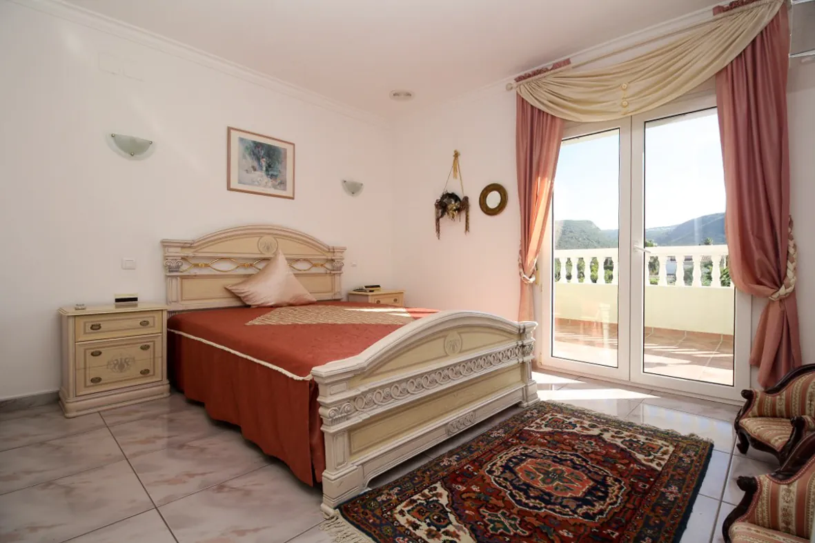 Villa | Chalet en venta en Pedreguer
