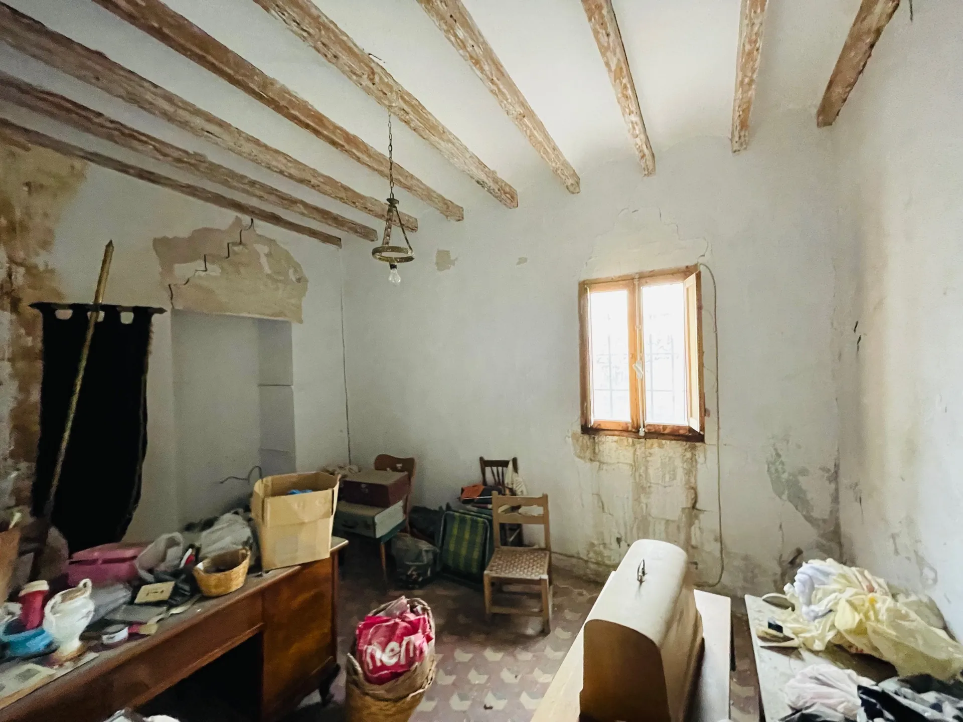 Vergel. Casa de pueblo grande con muchas posibilidades en venta