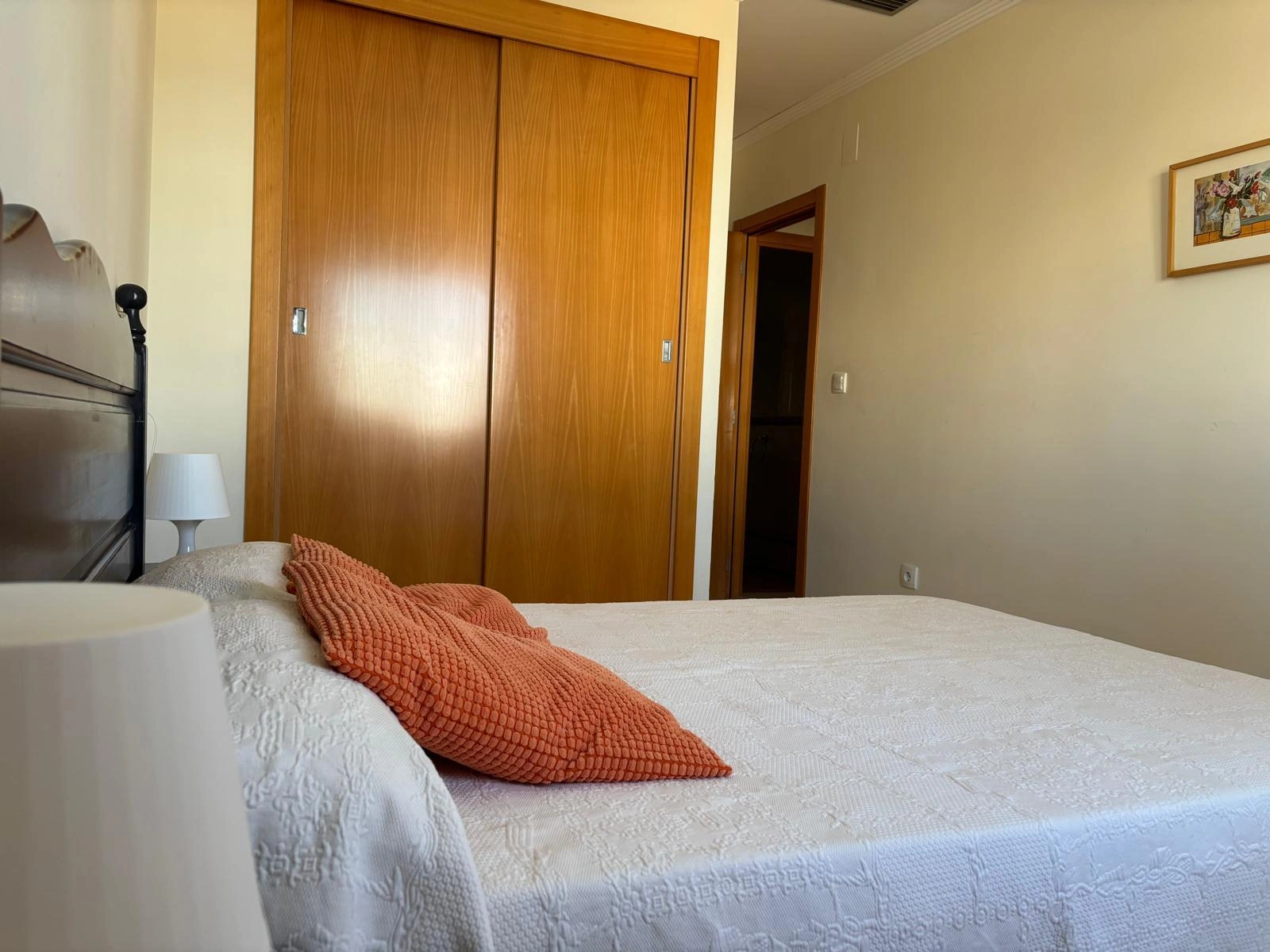 APARTAMENTO PARA TODO EL AÑO DE 2 DORMITORIOS ( DISPONIBLE A PARTIR DE SEPTIEMBRE 2025 )