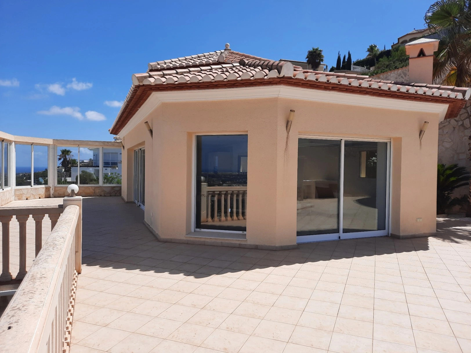 CHALET INDEPENDIENTE CON VISTAS AL MAR