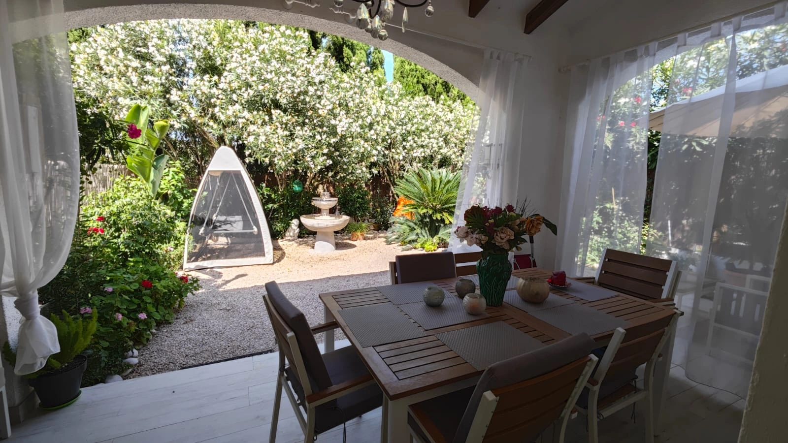 CASA*CHALET CON MUCHO  ENCANTO EN URBA. EN PEDREGUER
