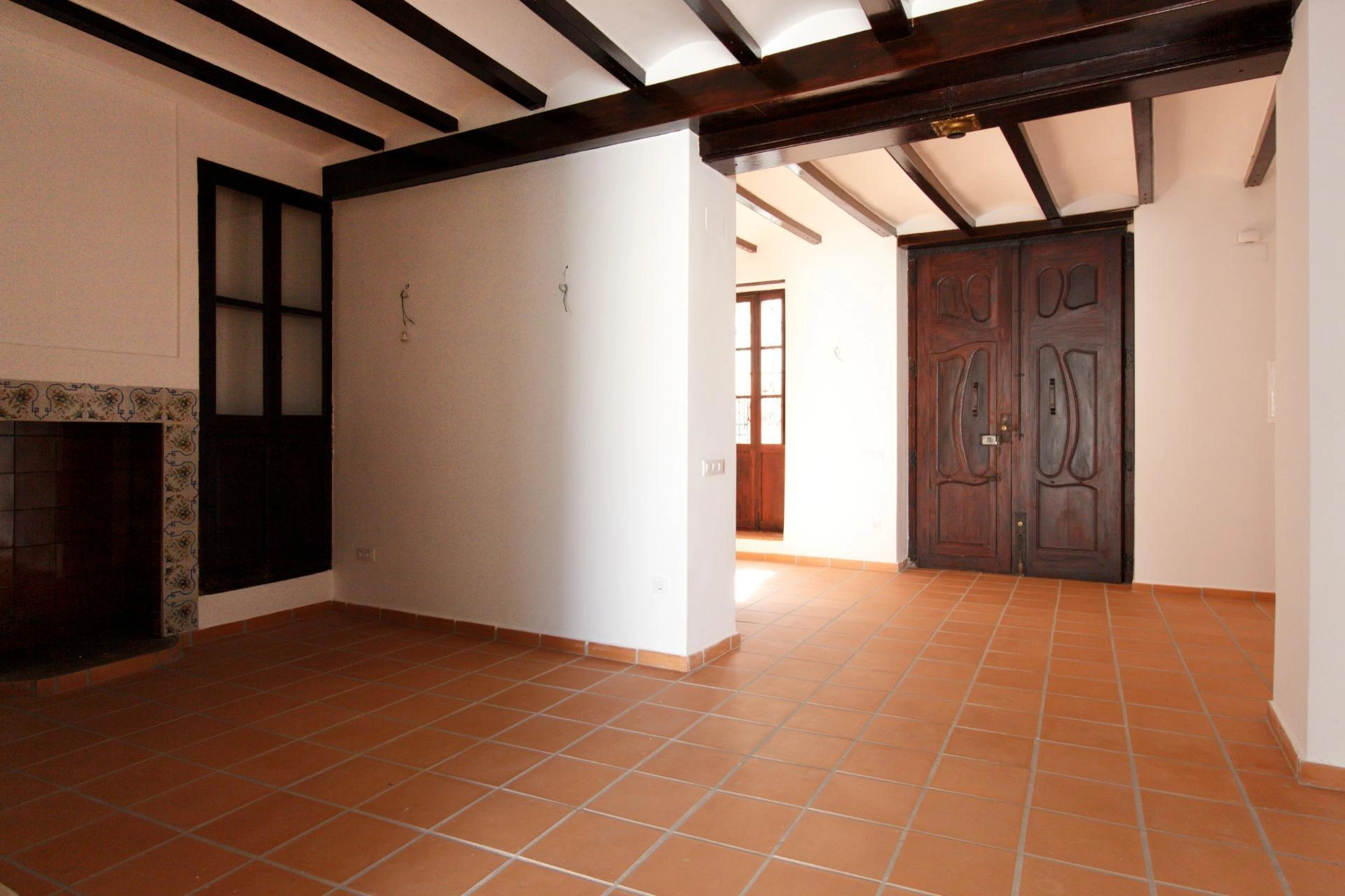 Casa de pueblo de estilo mediterráneo cerca del mar