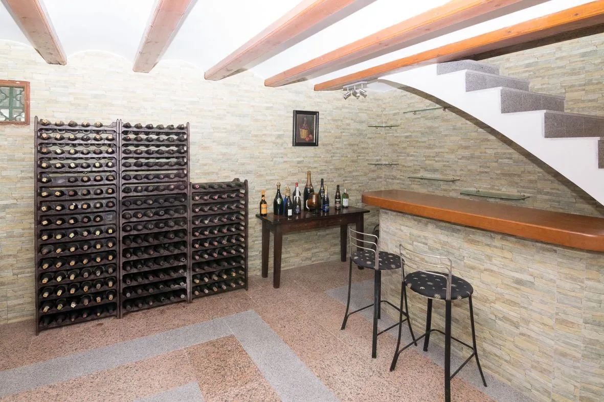Gran villa en las Rotas con una parcela de 2885 m2.