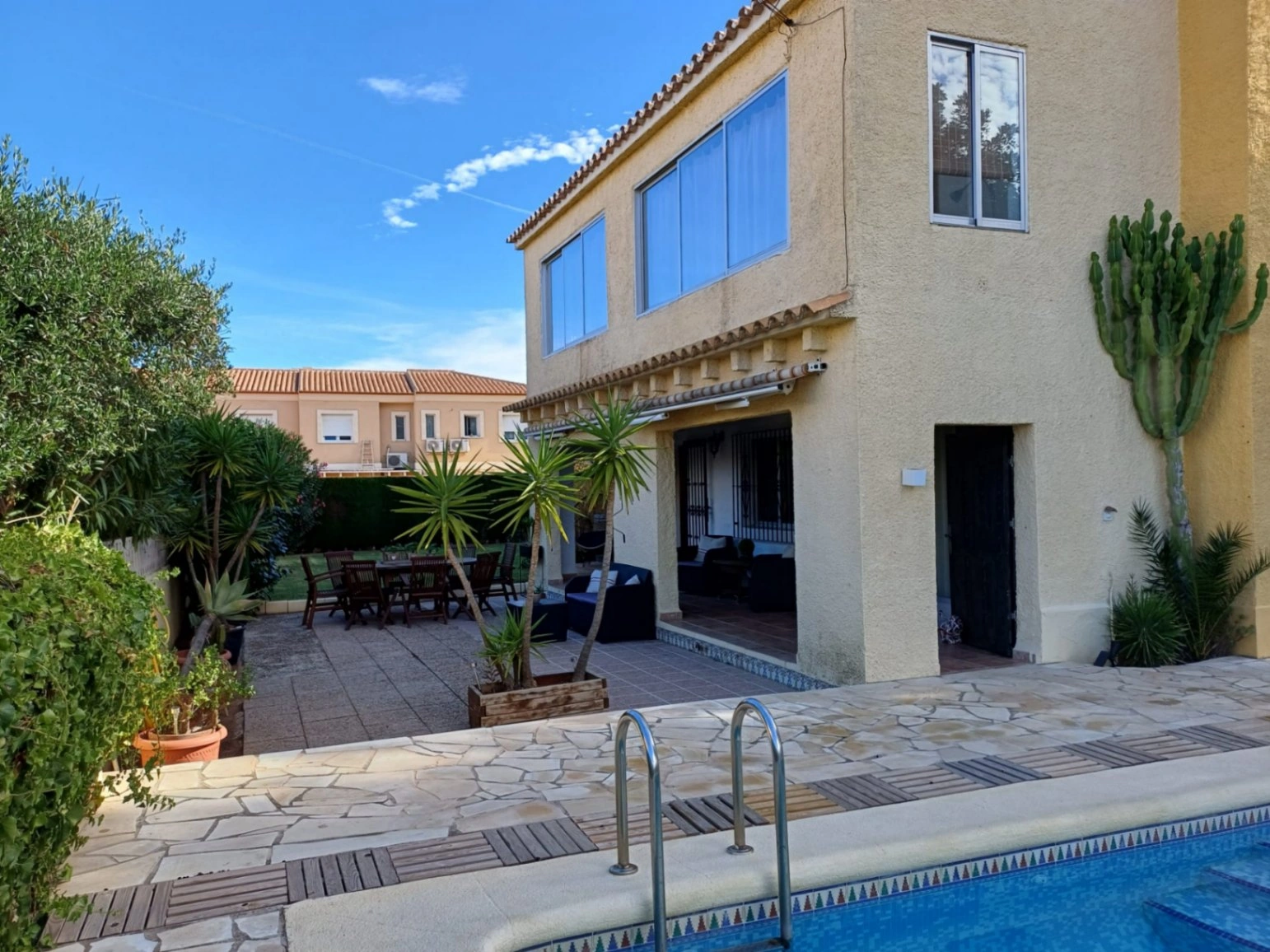 VENTA DE CHALET EN DENIA/LAS ROTAS PARA VIVIR Y PARA INVERTIR
