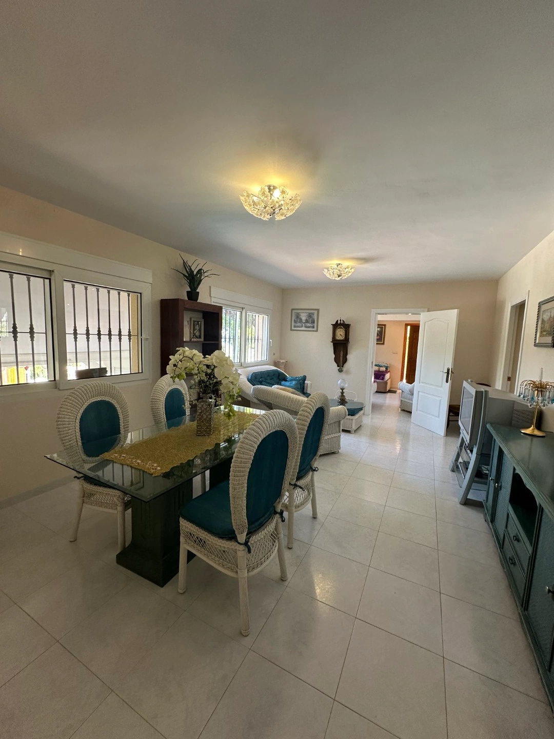 Chalet en Venta en Dénia con Vistas al Mar y la Montaña