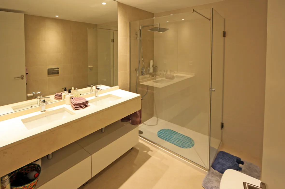 Espectacular apartamento en primera línea de playa en Les Deveses en Dénia.