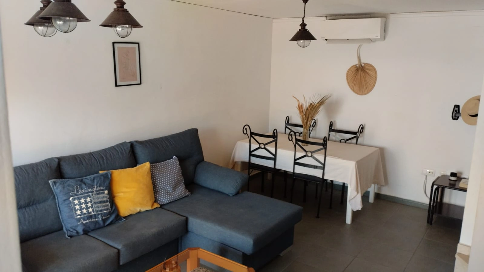 TRIPLEX EN PREMIÈRE LIGNE DE PLAGE ELS POBLETS