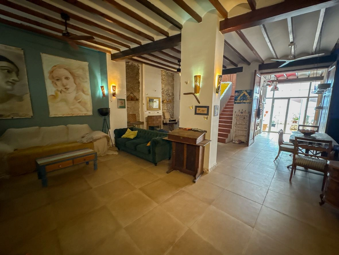 Casa de pueblo con increíble encanto en Pego