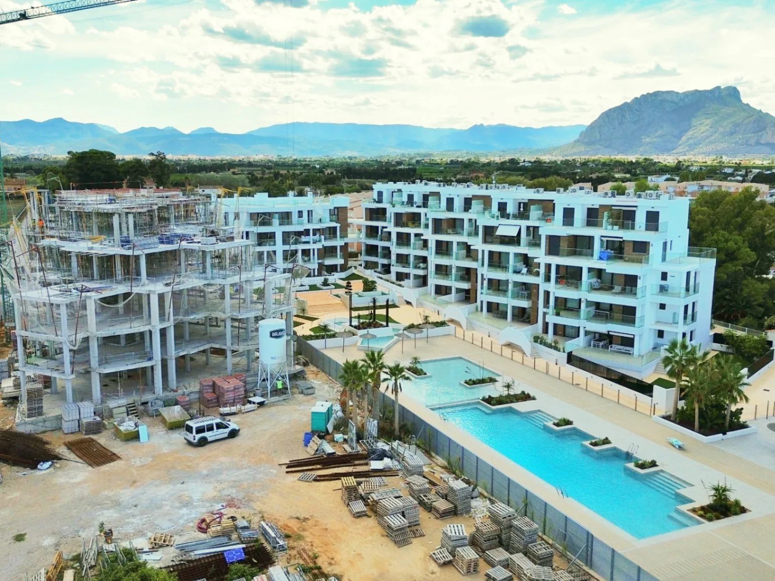 Apartamento de obra nueva en primera línea en playa en Dénia
