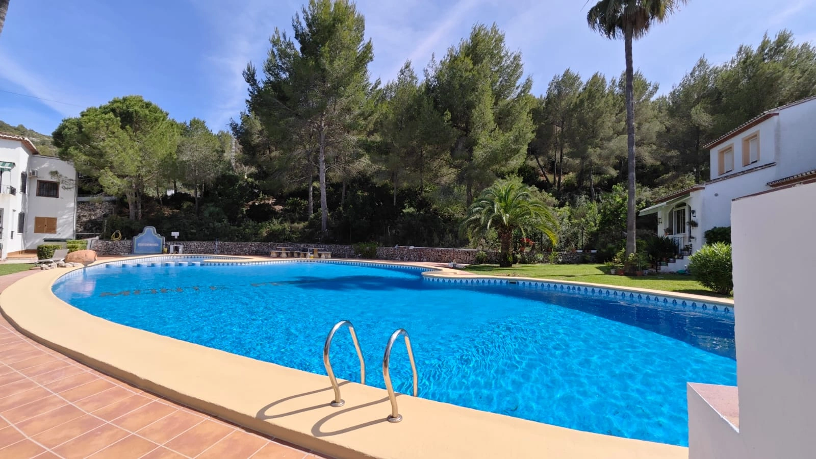 CASA*CHALET CON MUCHO  ENCANTO EN URBA. EN PEDREGUER