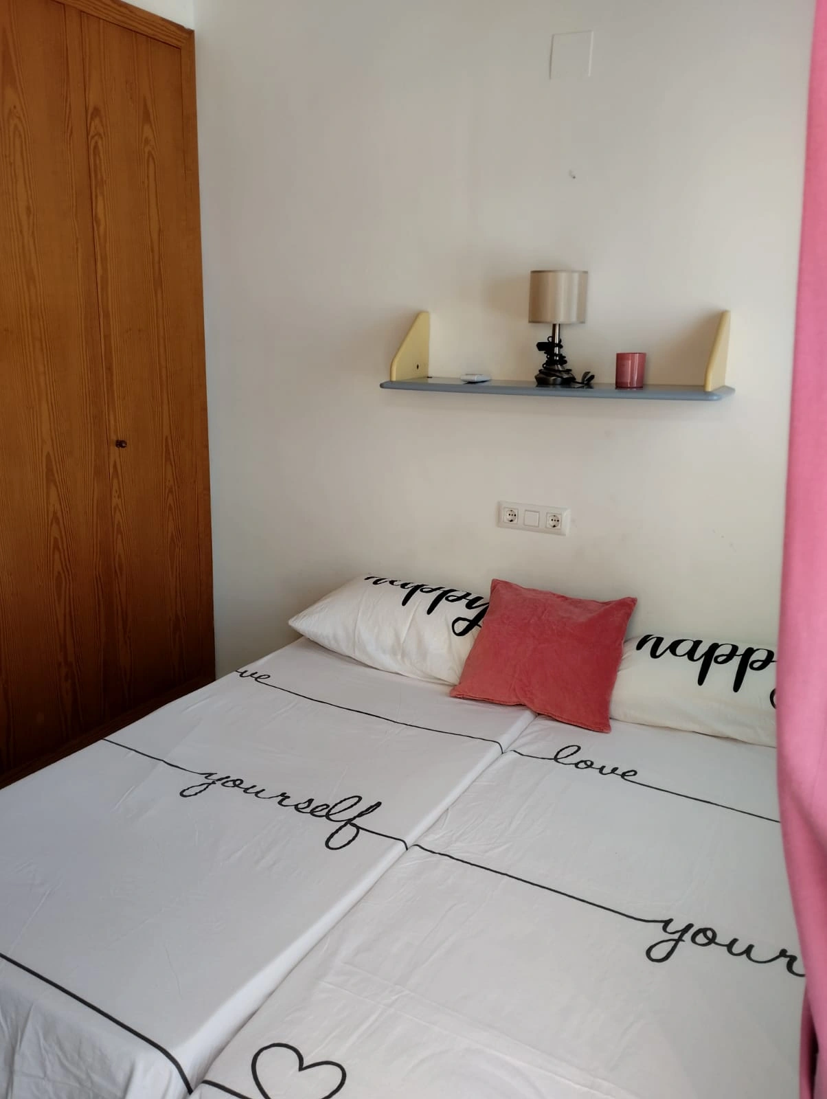 TRIPLEX EN PREMIÈRE LIGNE DE PLAGE ELS POBLETS