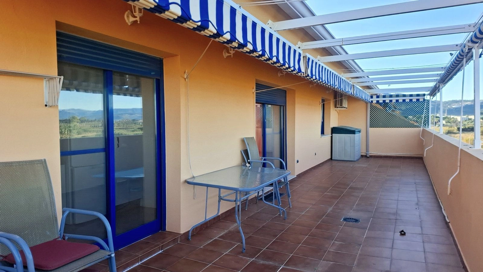 MODERNO ÁTICO DUPLEX EN ALQUILER ANUAL