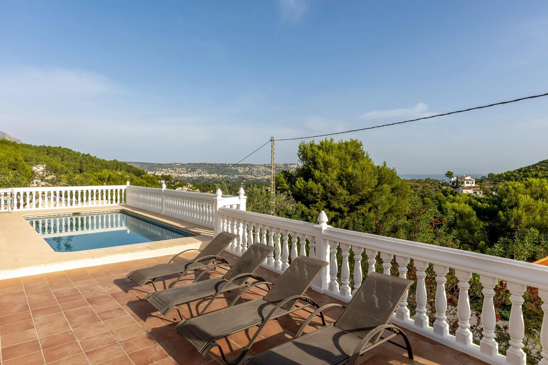 Villa de 5 dormitorios con vistas al mar en Adsubia, Jávea