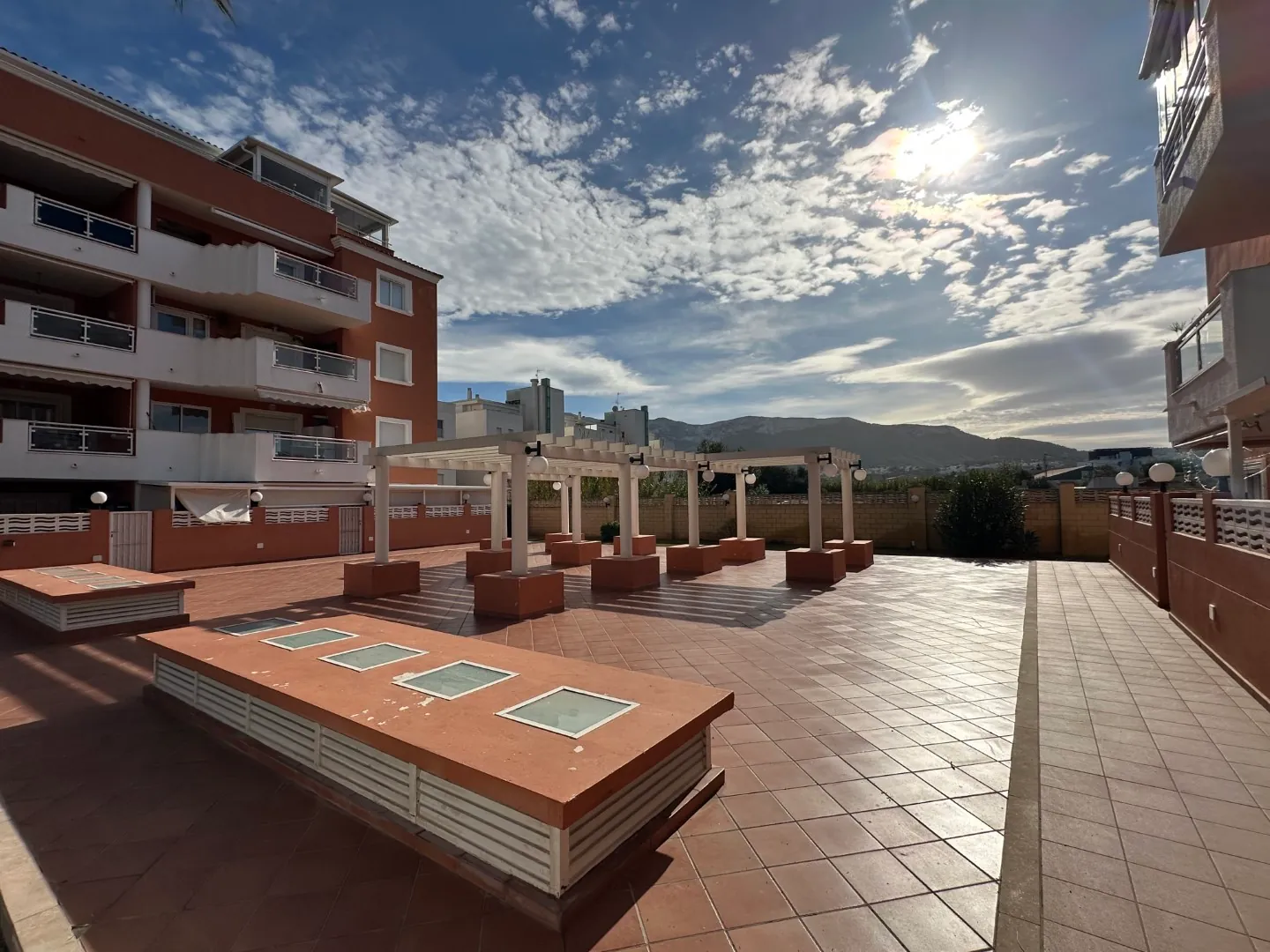 Appartement à Denia en rez-de-chaussée de 2 chambres avec terrasse privée à vendre.