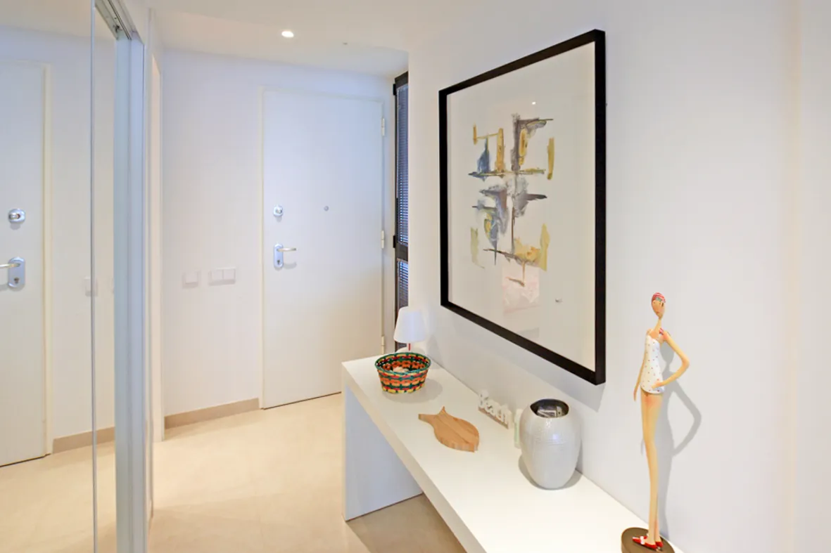 Espectacular apartamento en primera línea de playa en Les Deveses en Dénia.