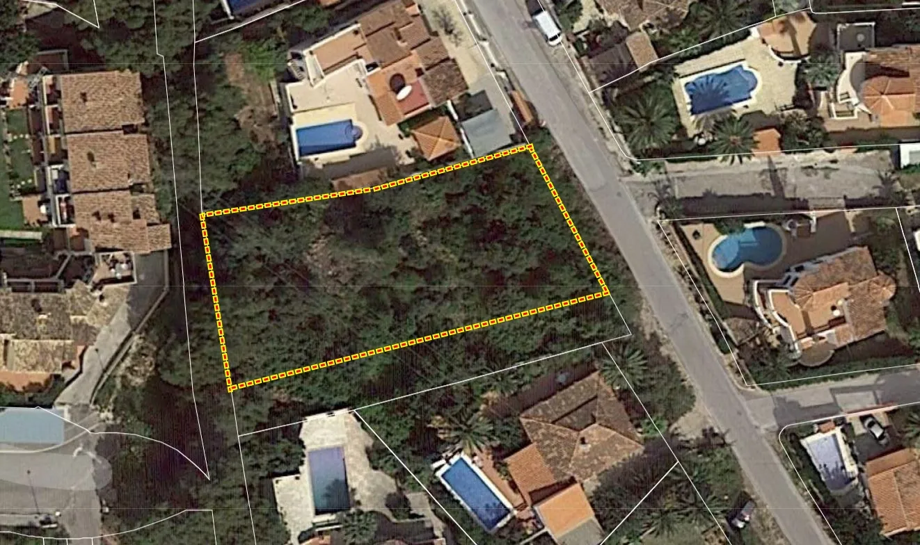 Parcela edificable en venta en Denia