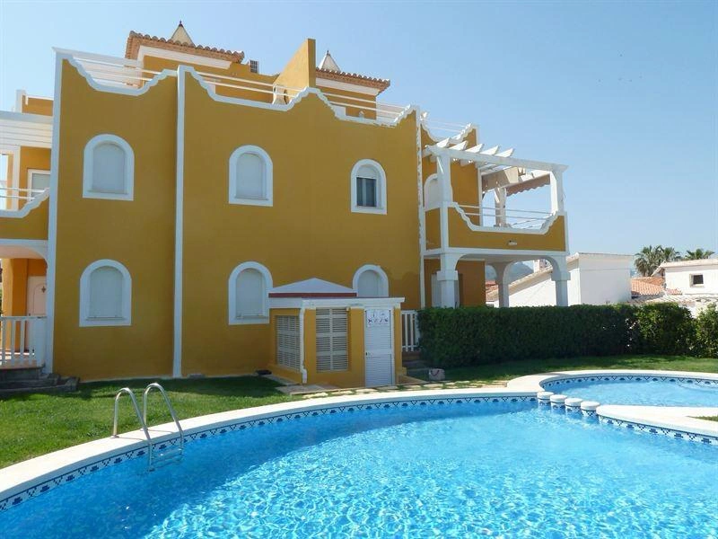 TRIPLEX EN PREMIÈRE LIGNE DE PLAGE ELS POBLETS
