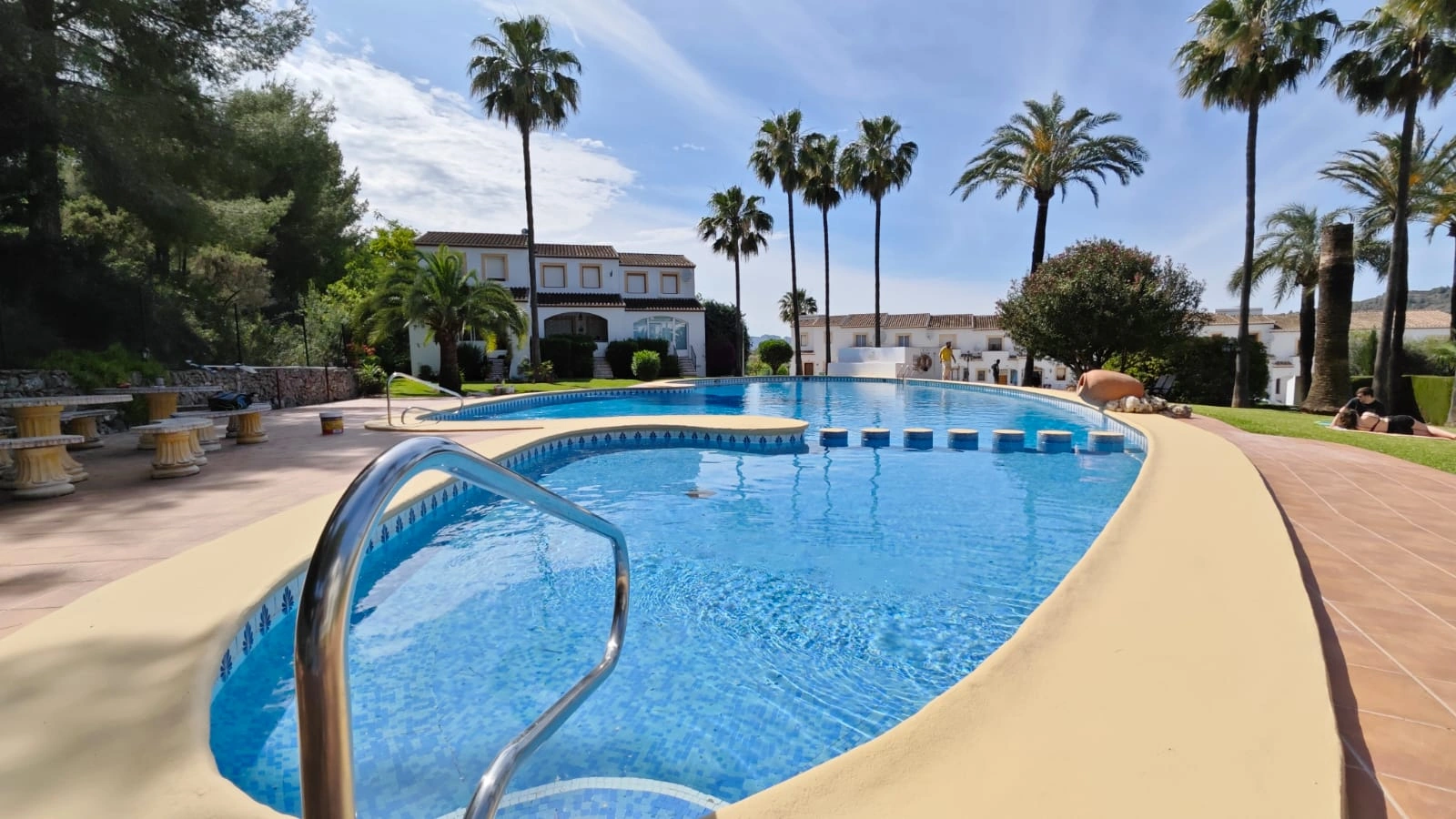 CASA*CHALET CON MUCHO  ENCANTO EN URBA. EN PEDREGUER