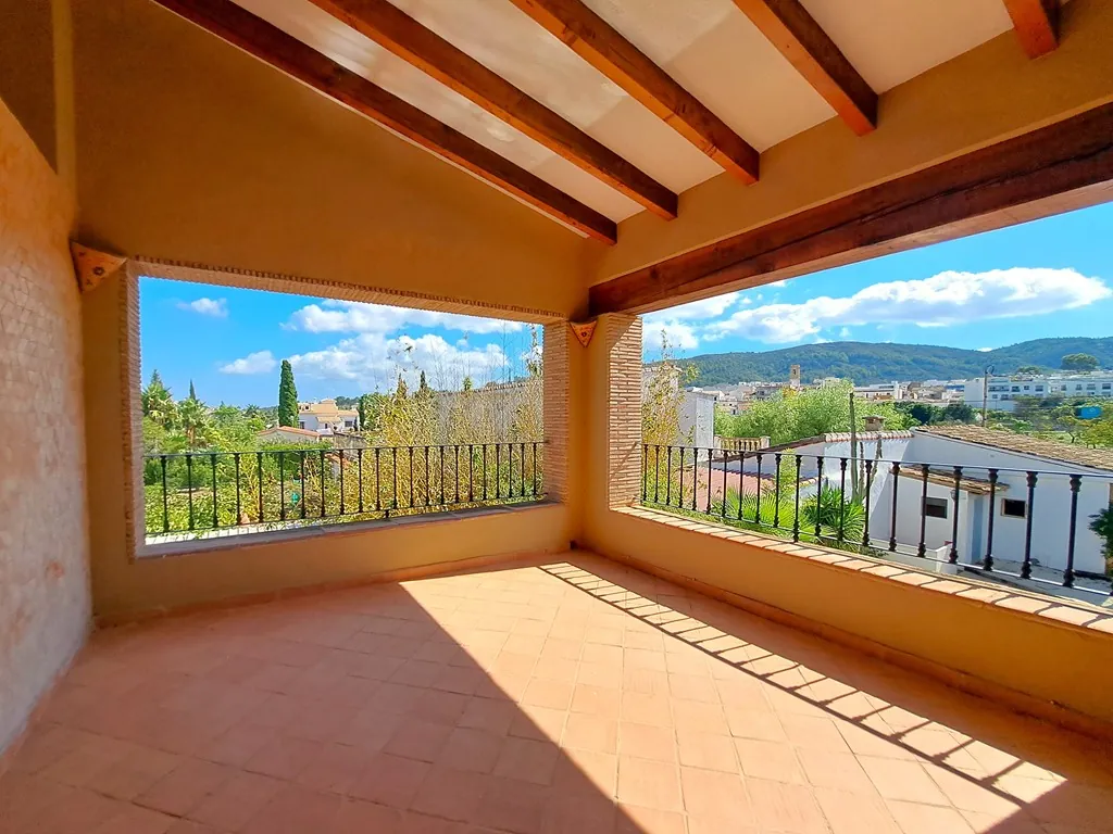 Villa con piscina para comprar en Orba.