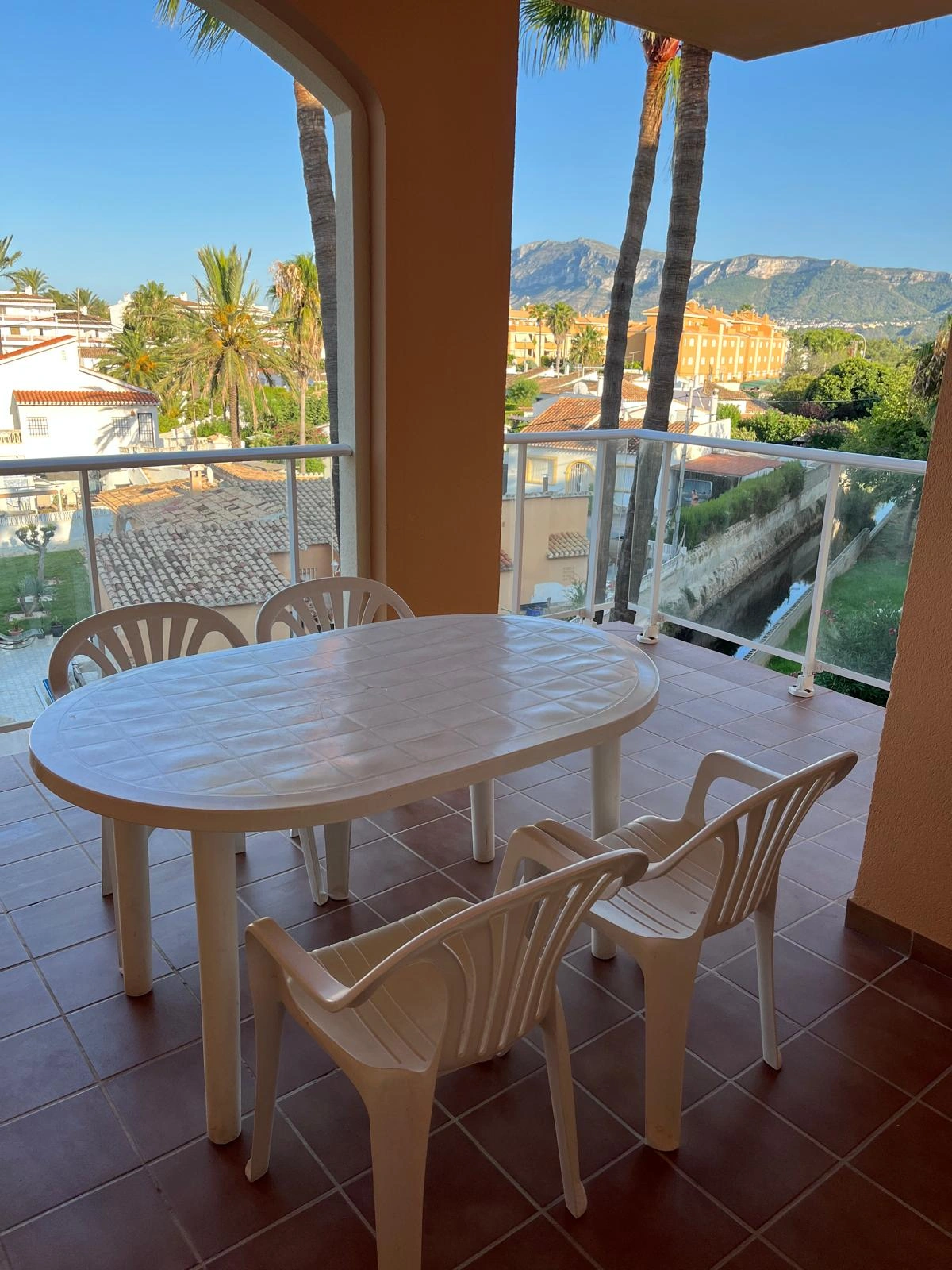APARTAMENTO PARA TODO EL AÑO DE 2 DORMITORIOS ( DISPONIBLE A PARTIR DE SEPTIEMBRE 2025 )