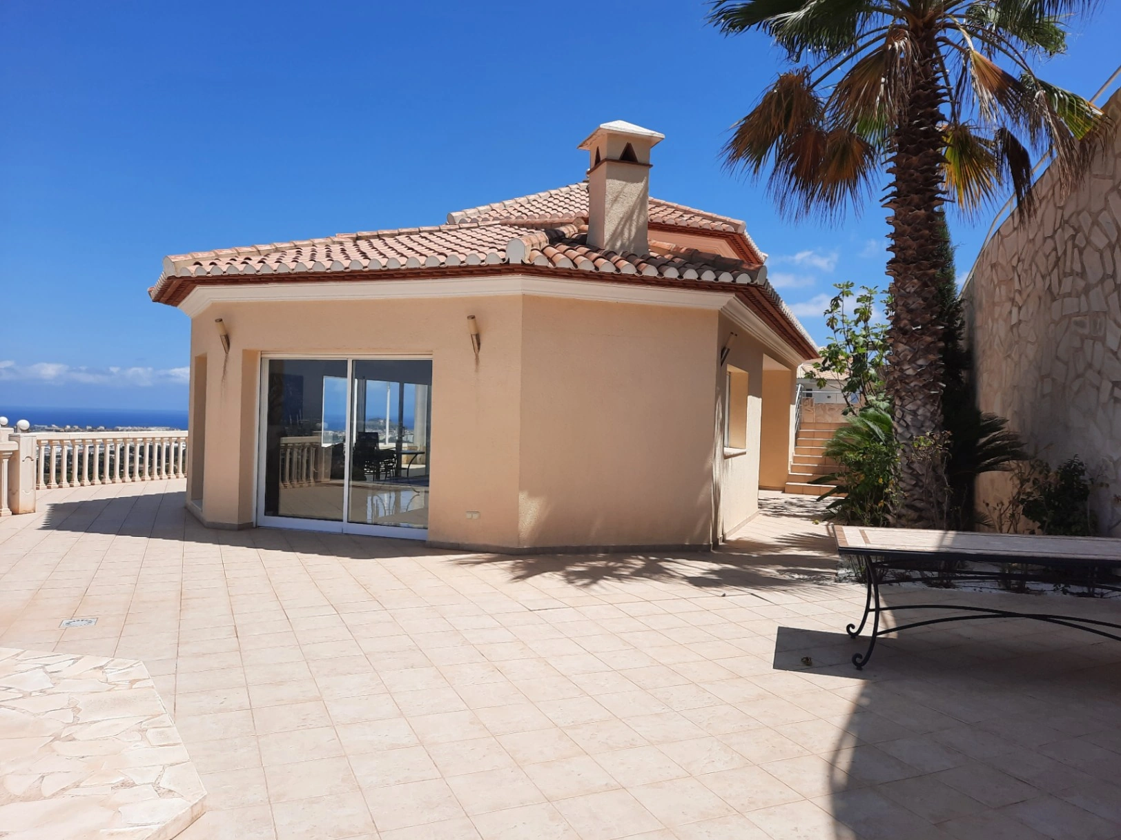 CHALET INDEPENDIENTE CON VISTAS AL MAR