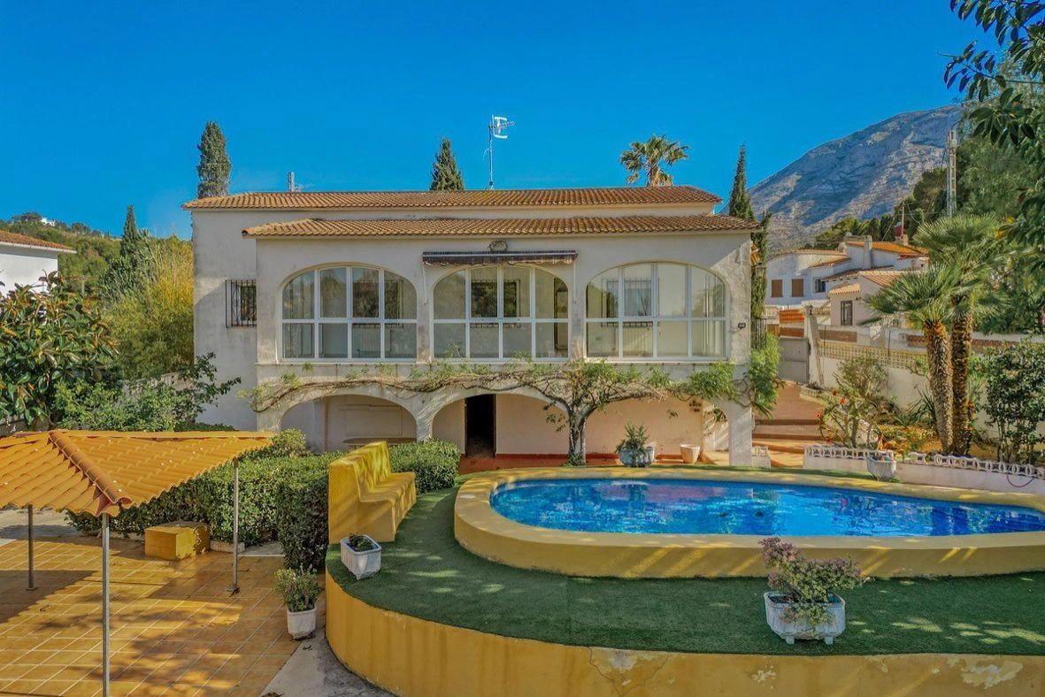 Villa clásica en Las Rotas, Dénia.