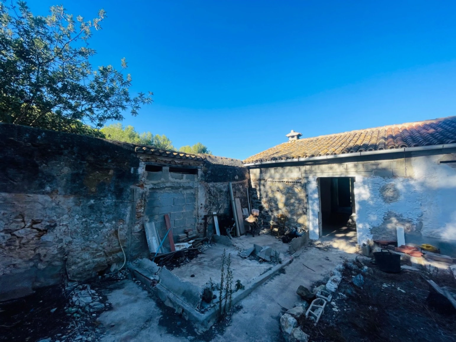 Casa de campo en zona Rotas con parcela de 12000m2.