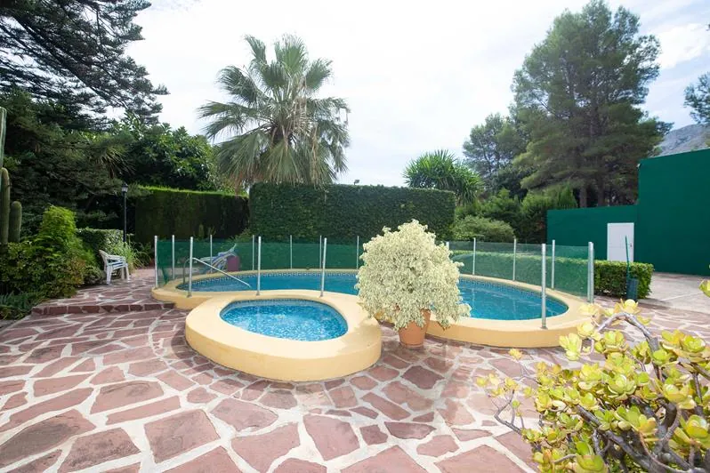Venta Parcela urbana y Chalet