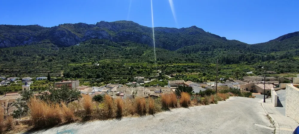 Solar urbano en venta en Alcalalí