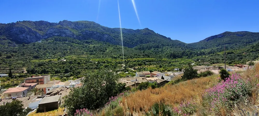 Solar urbano en venta en Alcalalí