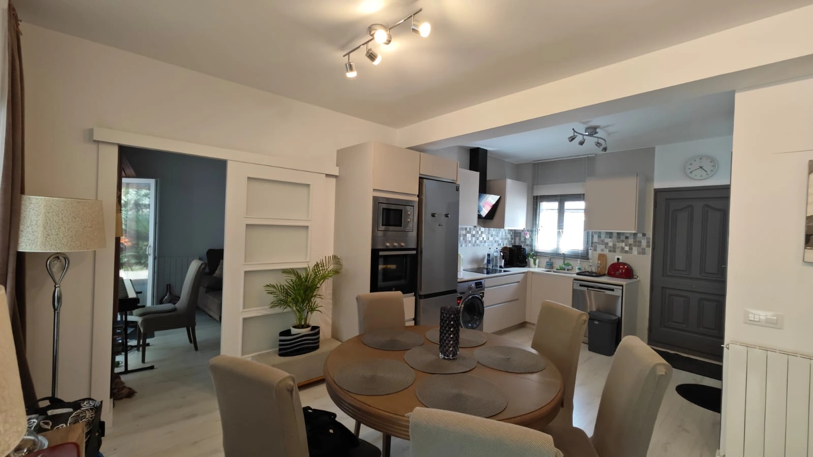 CASA*CHALET CON MUCHO  ENCANTO EN URBA. EN PEDREGUER