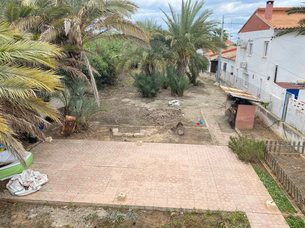 Venta de chalet en primera linea de Las Marinas