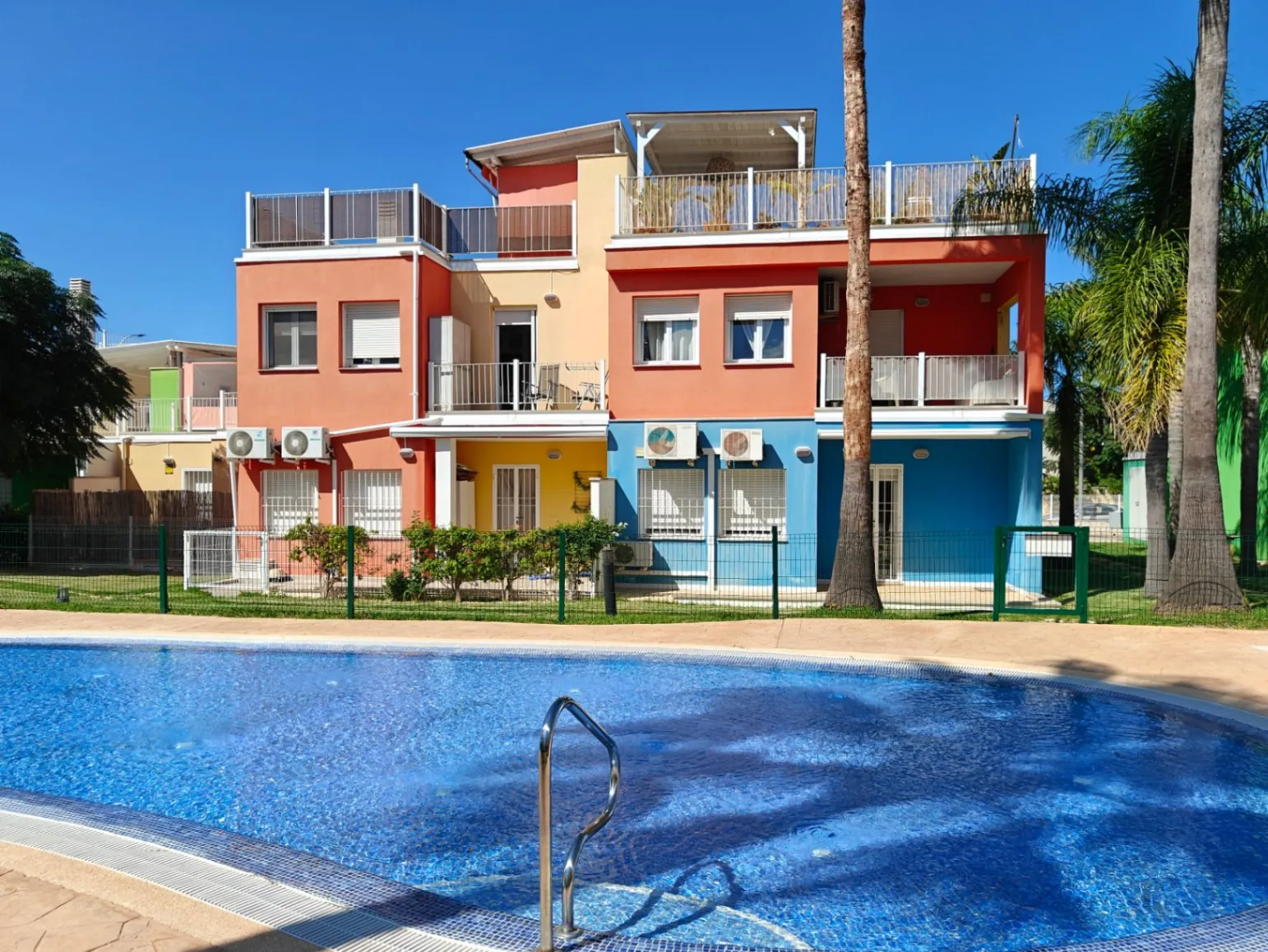 Appartement à vendre de 2 chambres avec piscine et terrasse