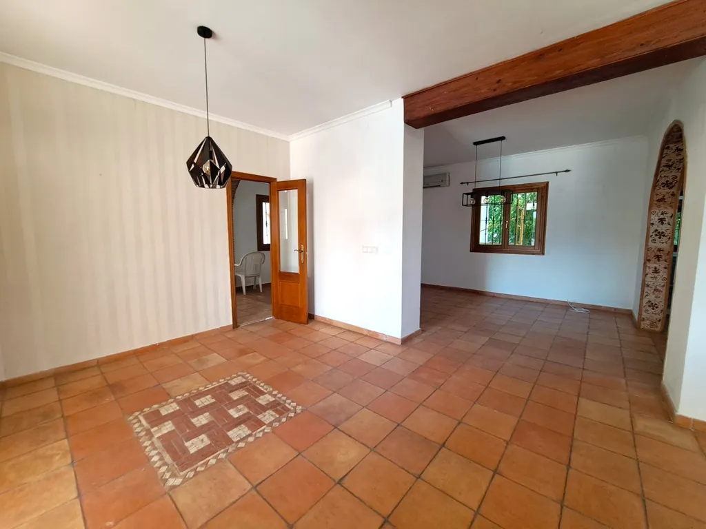 Villa con piscina para comprar en Orba.