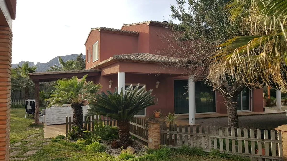 Ondara. Finca amplia en venta